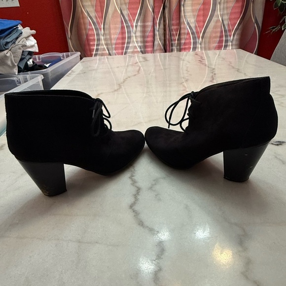 Elegant Black Women's Ankle Boots - Picture 3 of 7
